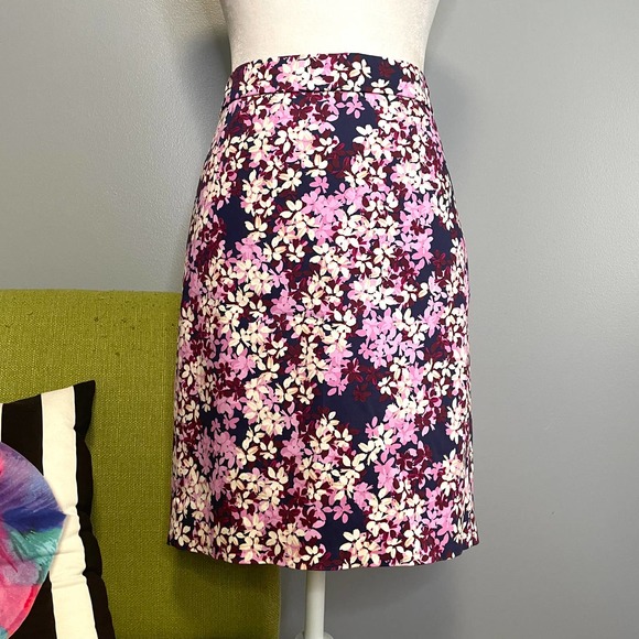 J. Crew Dresses & Skirts - J Crew Floral The Pencil Straight Skirt 0 Pink Blue White